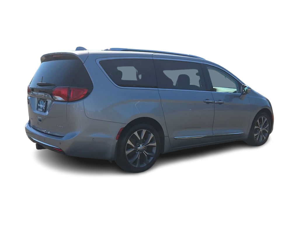 Thumbnail: 2017 Chrysler Pacifica - 21