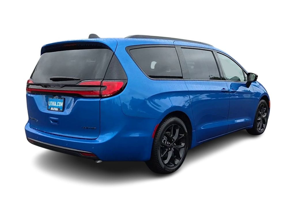 Thumbnail: 2027 Chrysler Pacifica - 21