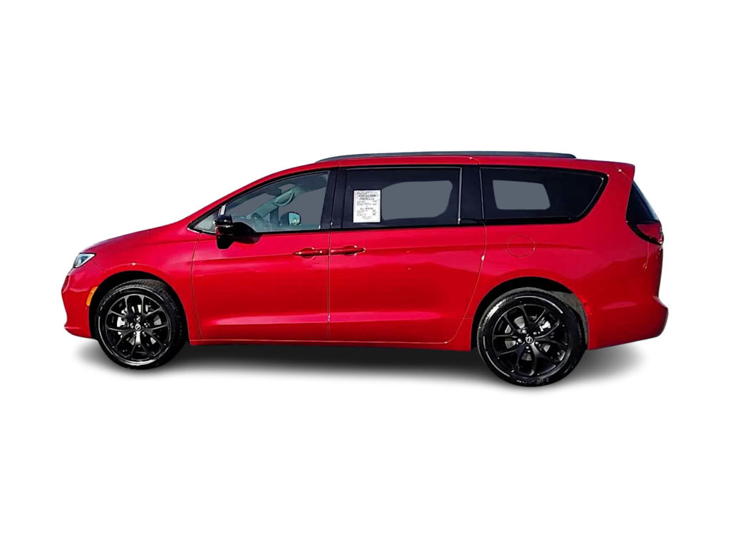 Thumbnail: 2026 Chrysler Pacifica - 3