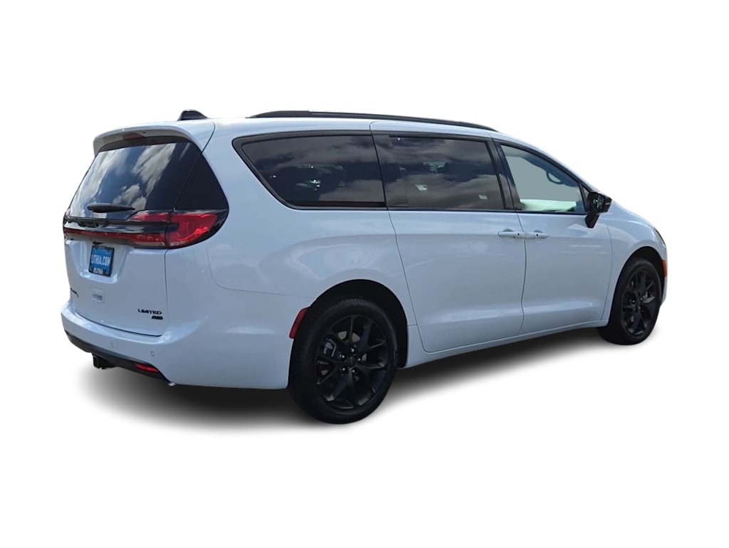 Thumbnail: 2027 Chrysler Pacifica - 20