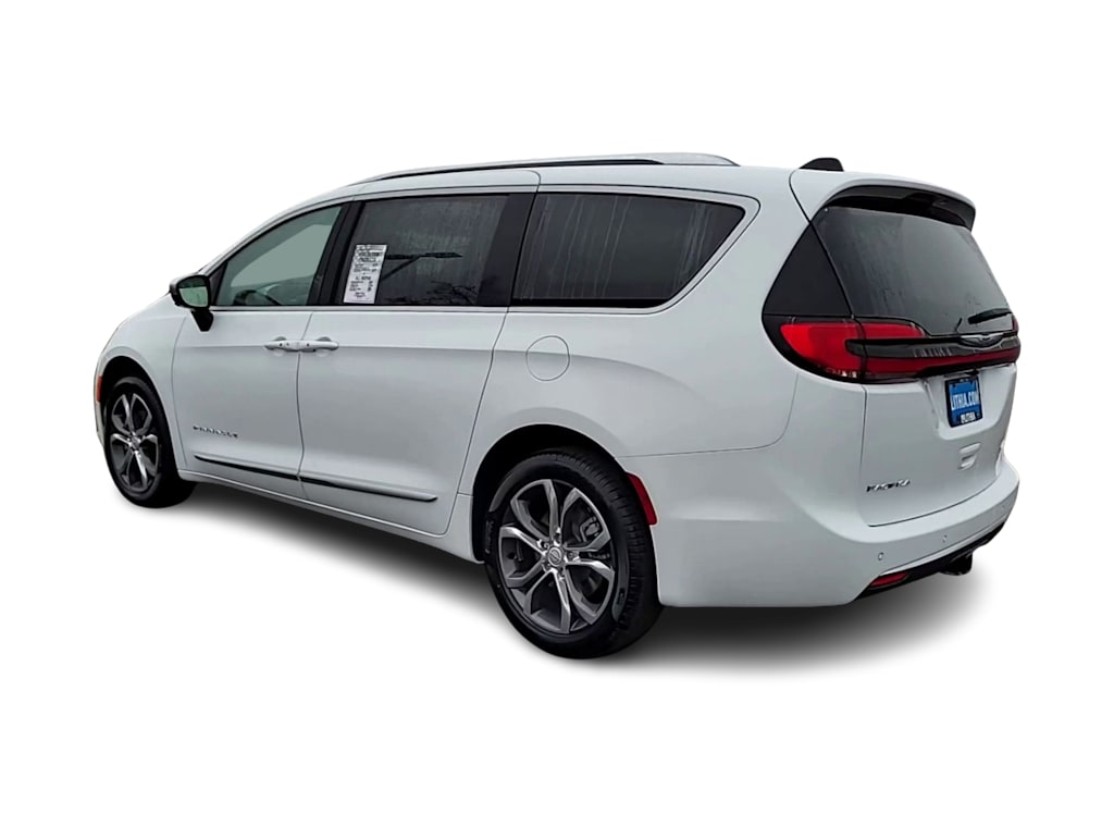 Thumbnail: 2026 Chrysler Pacifica - 4