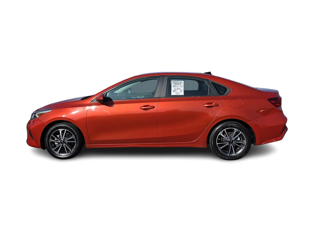 Thumbnail: 2022 Kia Forte - 23