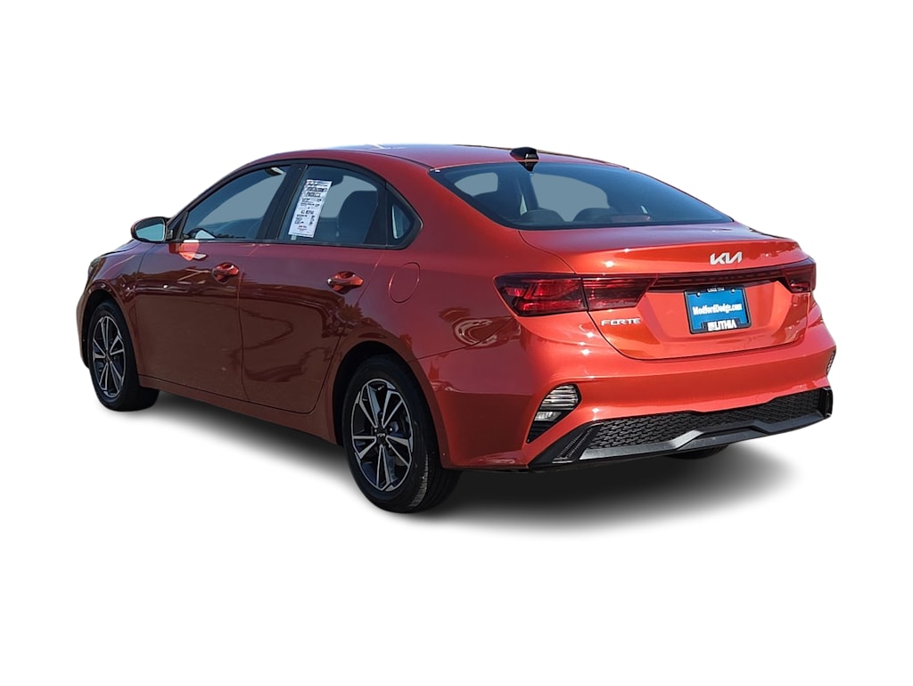 Thumbnail: 2022 Kia Forte - 24