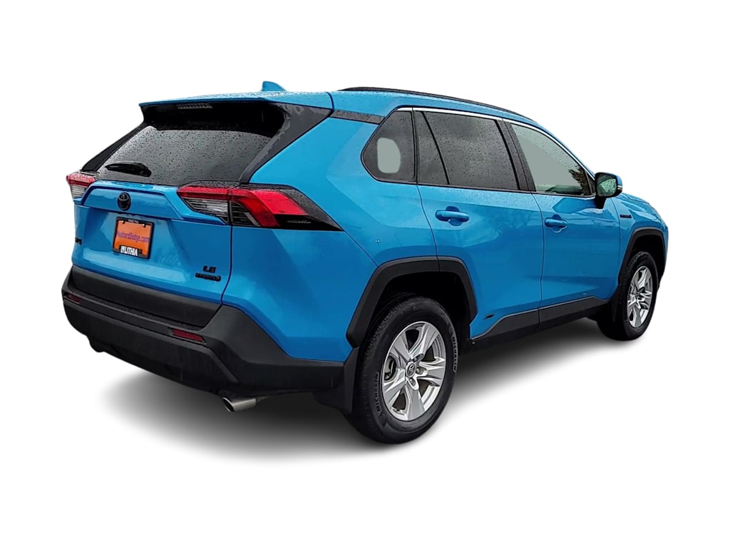 2021 Toyota RAV4 LE 22