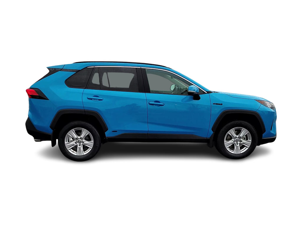 2021 Toyota RAV4 LE 23