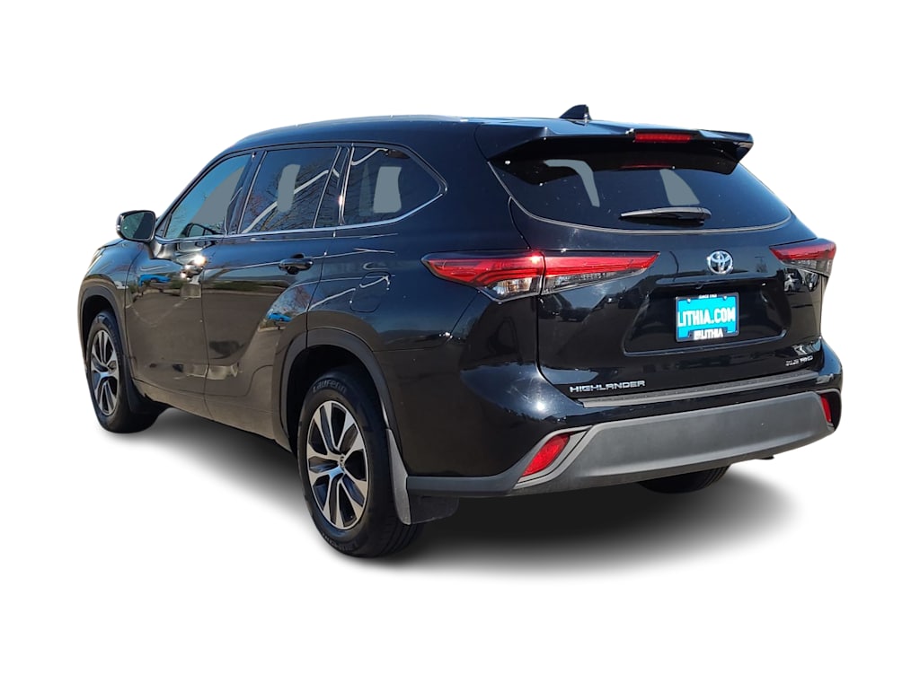 2022 Toyota Highlander XLE 24