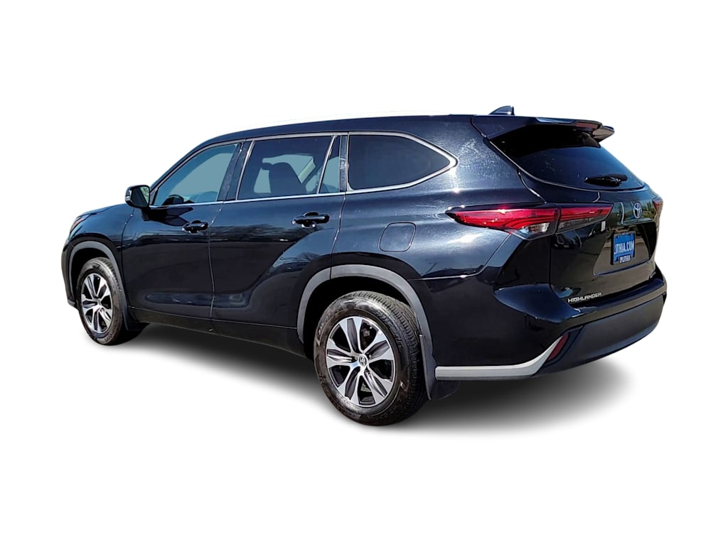 2022 Toyota Highlander XLE 4