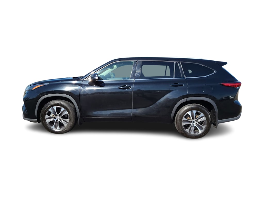 2022 Toyota Highlander XLE 23