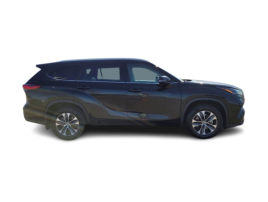 2022 Toyota Highlander XLE 22