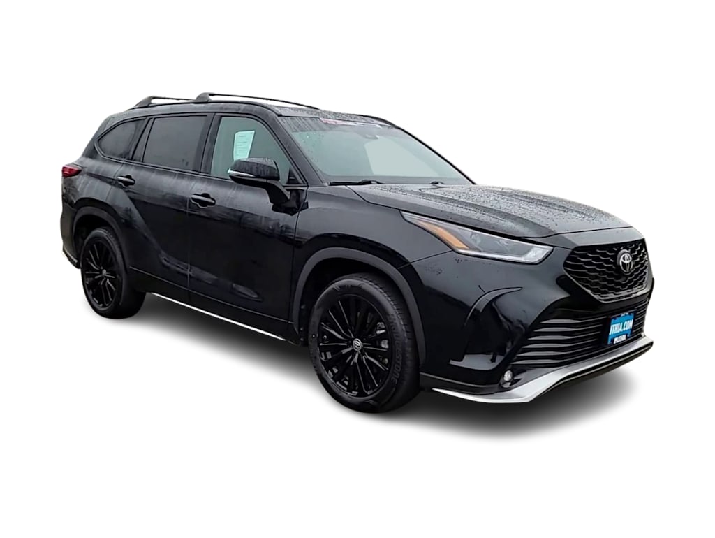 Thumbnail: 2023 Toyota Highlander - 20