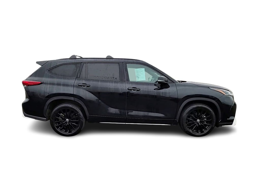 Thumbnail: 2023 Toyota Highlander - 23