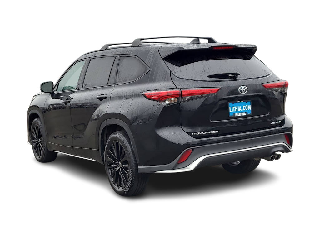 Thumbnail: 2023 Toyota Highlander - 25