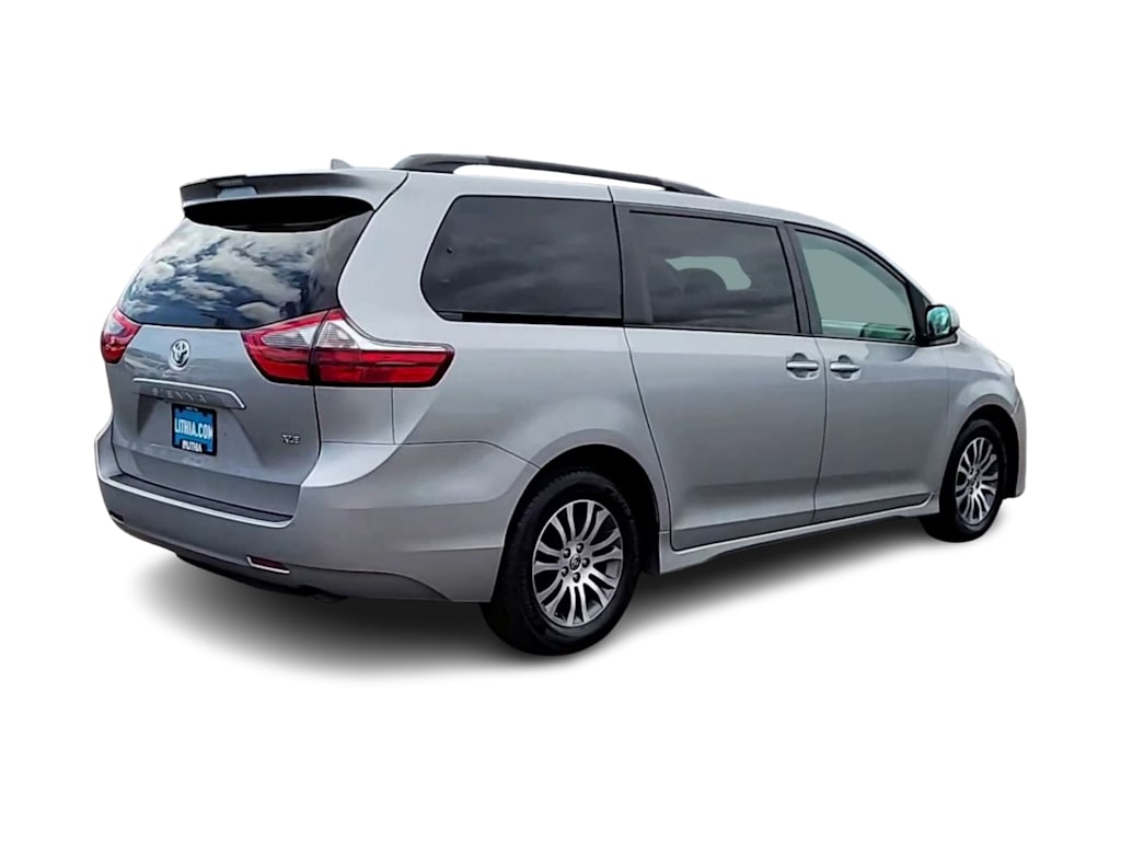 Thumbnail: 2020 Toyota Sienna - 20