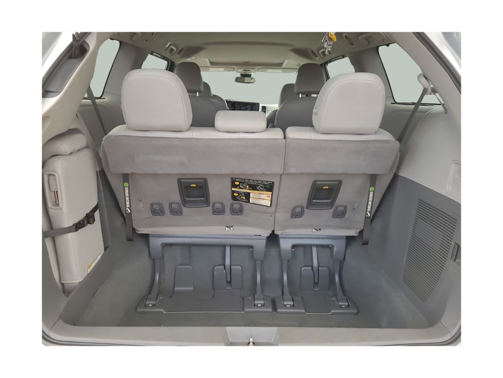 Thumbnail: 2020 Toyota Sienna - 15