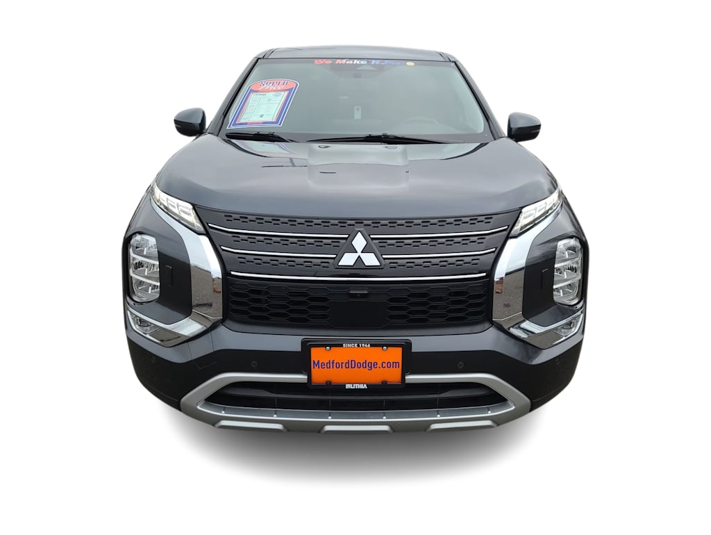 Thumbnail: 2024 Mitsubishi Outlander - 26