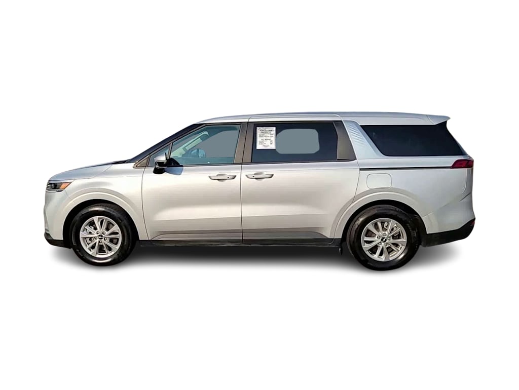 Thumbnail: 2022 Kia Carnival - 3