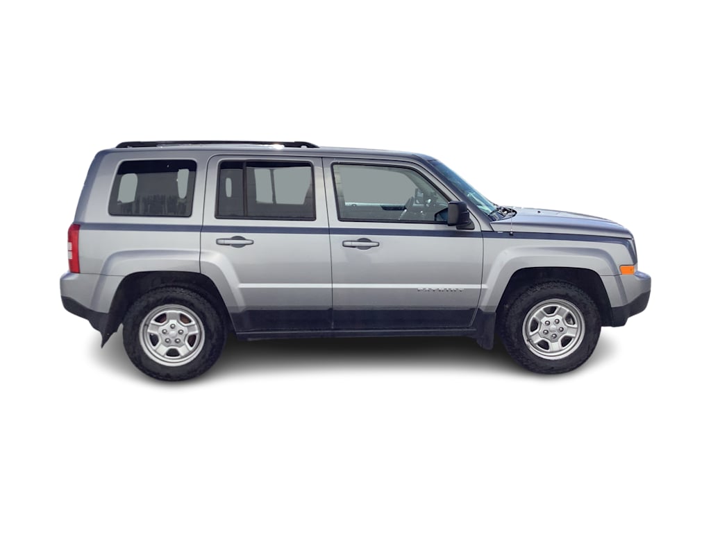 Thumbnail: 2016 Jeep Patriot - 9