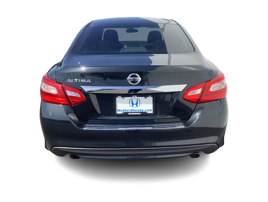 Thumbnail: 2017 Nissan Altima - 5