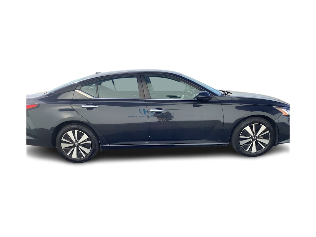 Thumbnail: 2022 Nissan Altima - 9