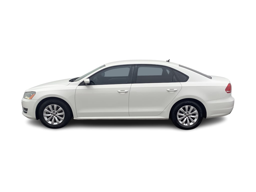Thumbnail: 2013 Volkswagen Passat - 3