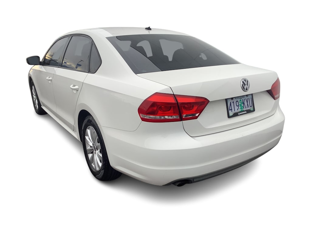 Thumbnail: 2013 Volkswagen Passat - 4