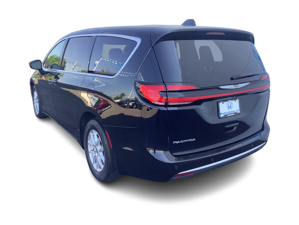 Thumbnail: 2024 Chrysler Pacifica - 4