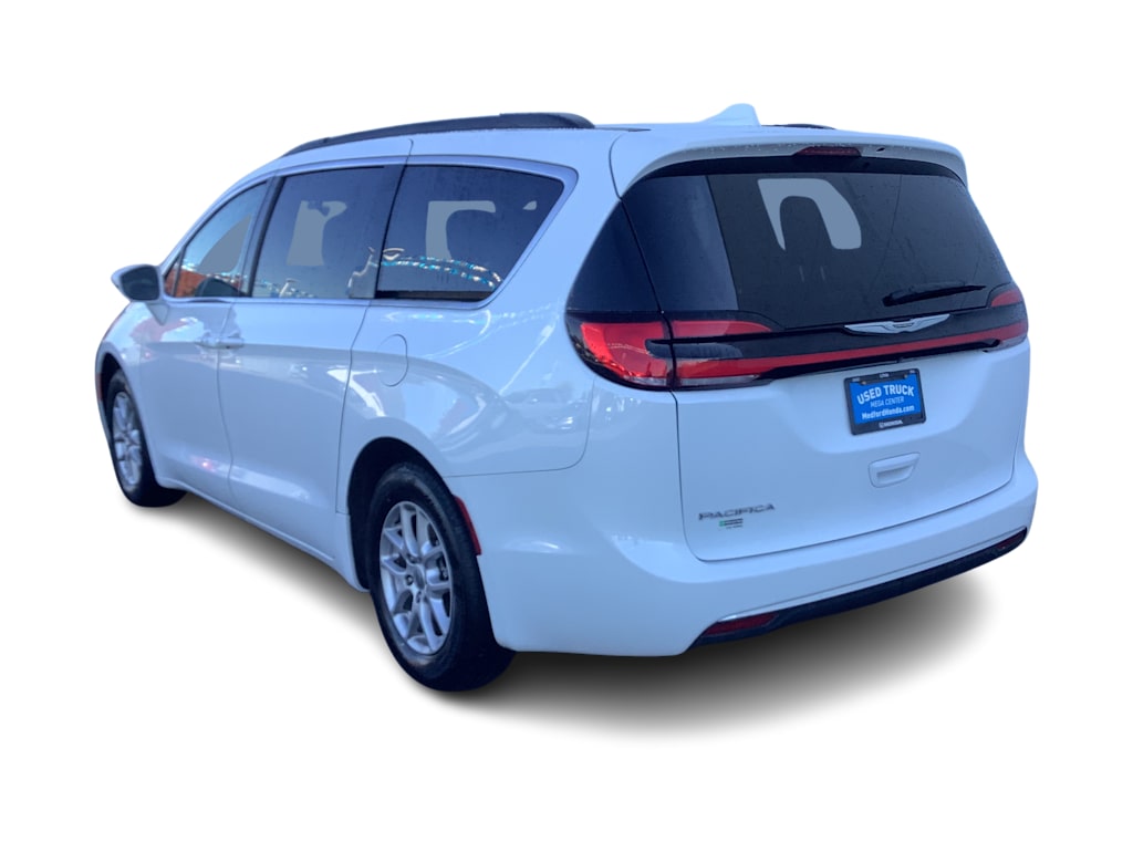 Thumbnail: 2022 Chrysler Pacifica - 4