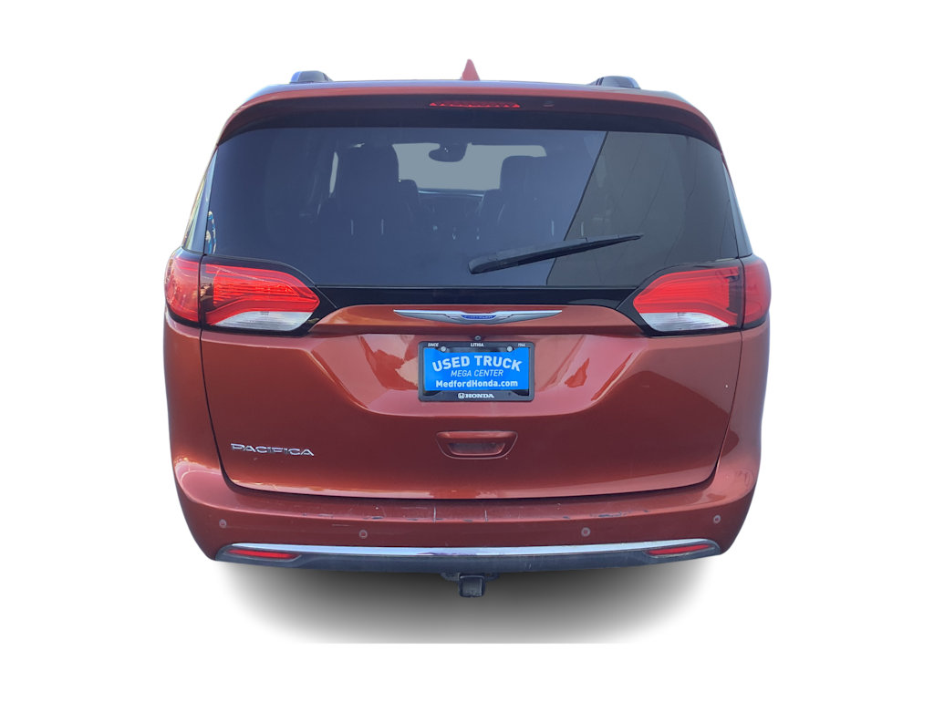 Thumbnail: 2018 Chrysler Pacifica - 5