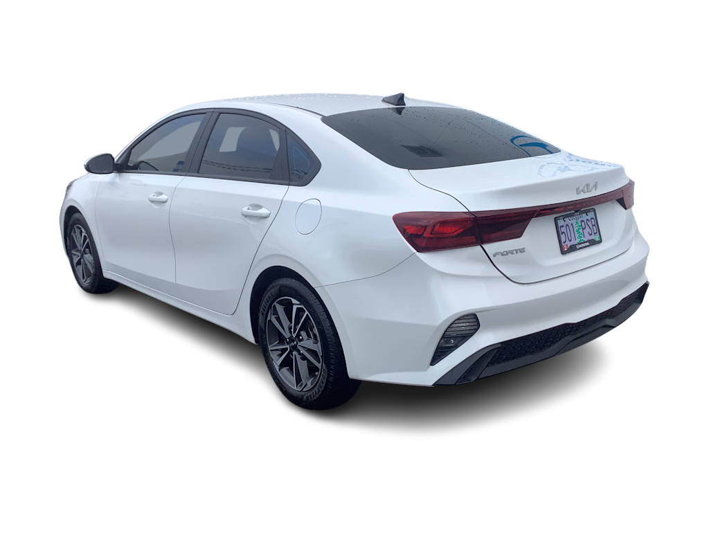 2022 Kia Forte LXS 4
