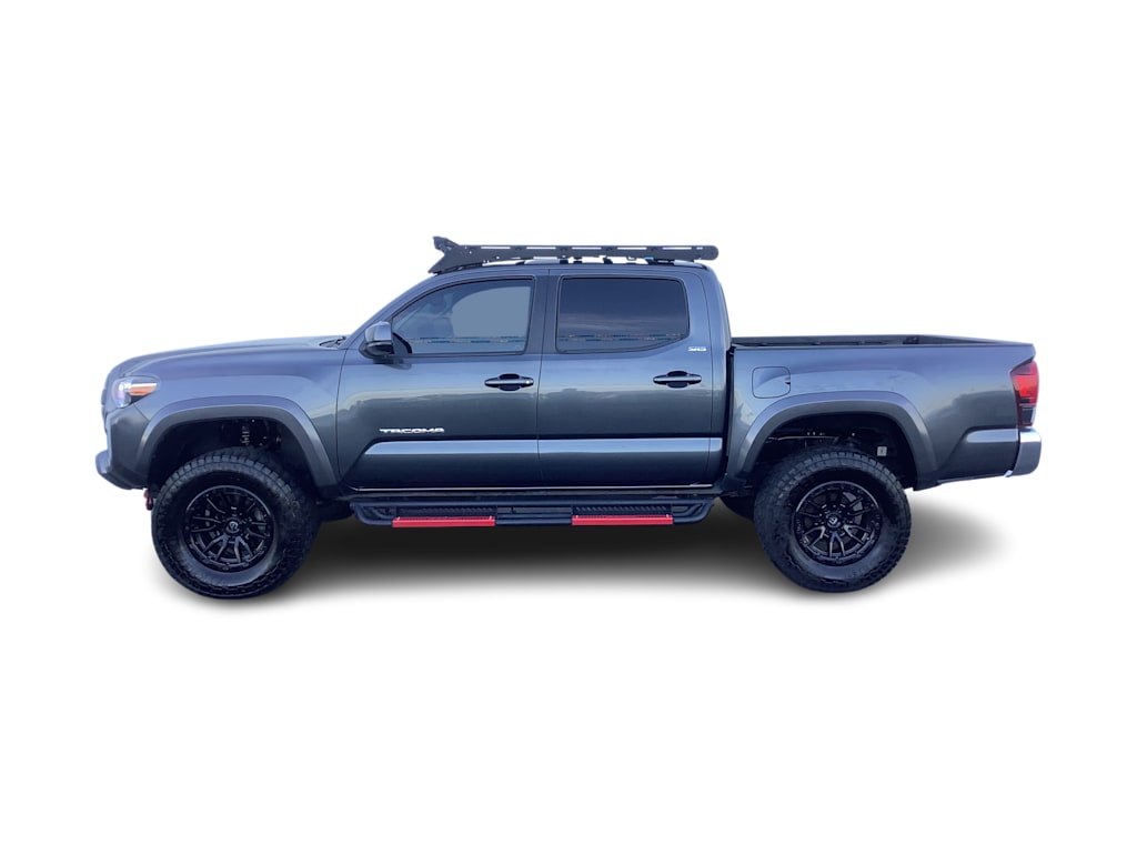 Thumbnail: 2022 Toyota Tacoma - 3