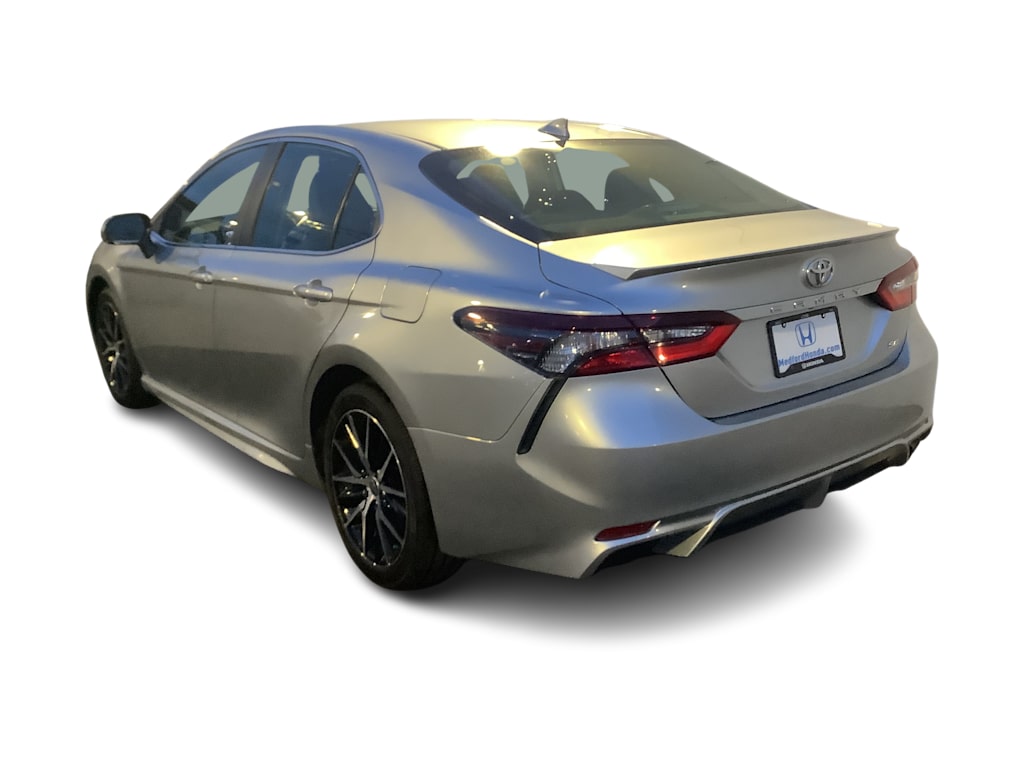 2022 Toyota Camry SE 4