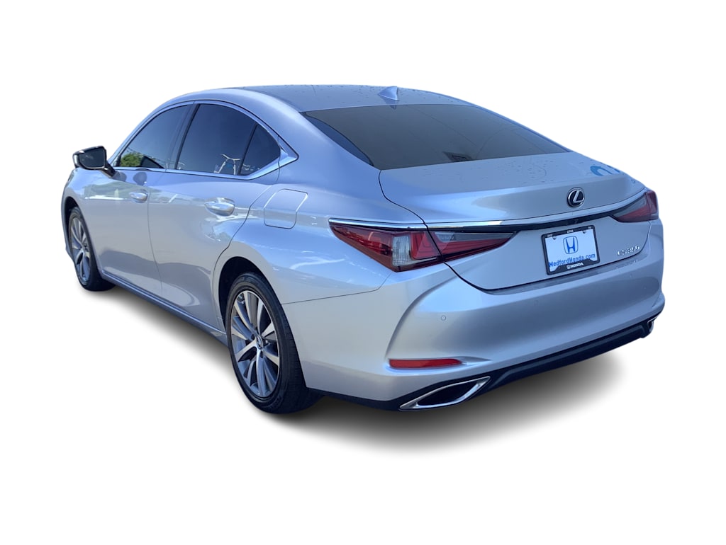 Thumbnail: 2019 Lexus ES - 4