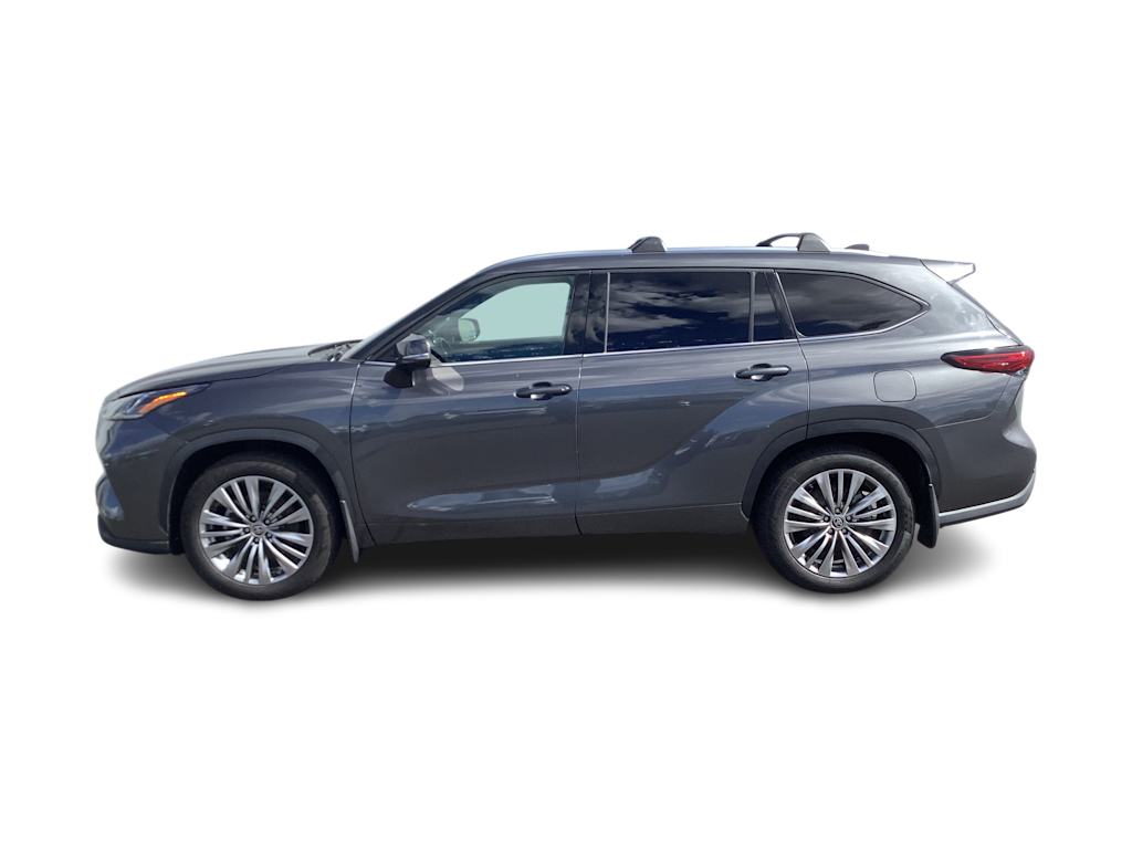 Thumbnail: 2021 Toyota Highlander - 3