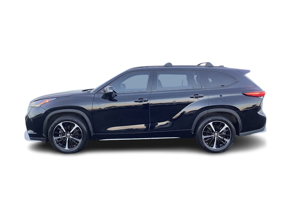 Thumbnail: 2022 Toyota Highlander - 3
