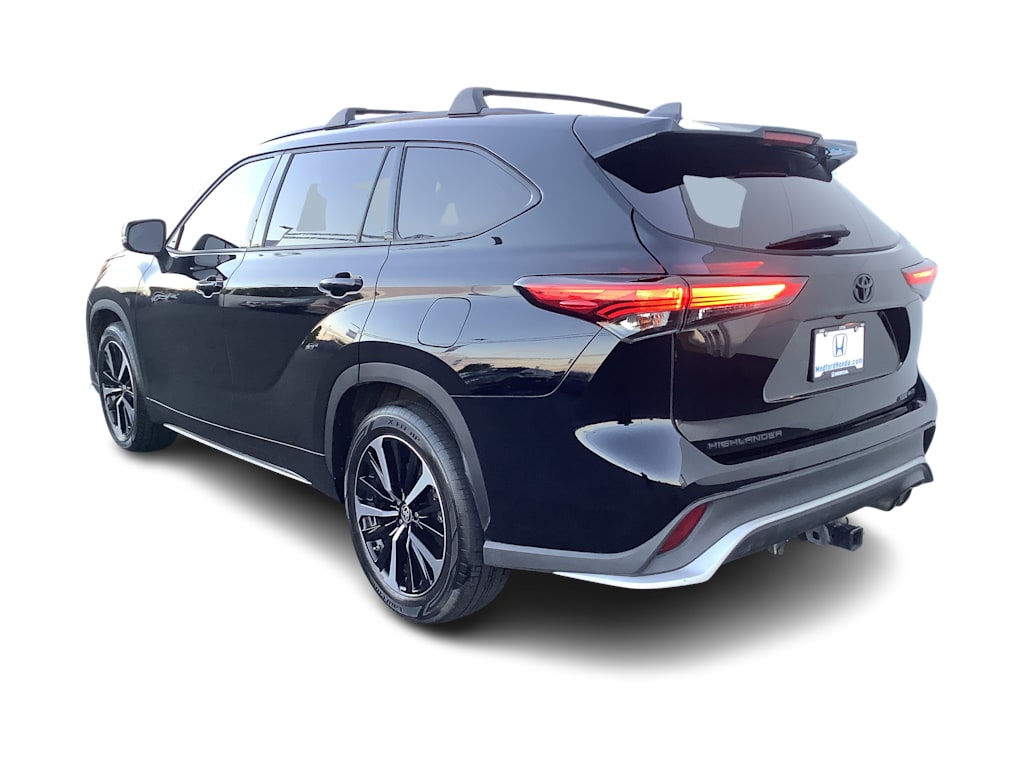 Thumbnail: 2022 Toyota Highlander - 4