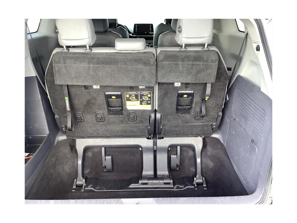 Thumbnail: 2021 Toyota Sienna - 17