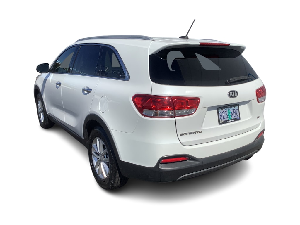 Thumbnail: 2017 Kia Sorento - 4