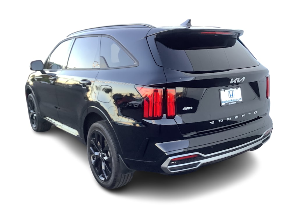 Thumbnail: 2022 Kia Sorento - 4