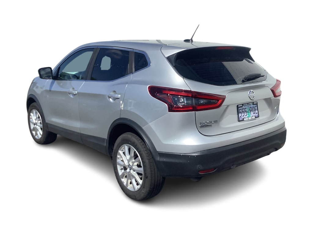 Thumbnail: 2021 Nissan Rogue Sport - 3