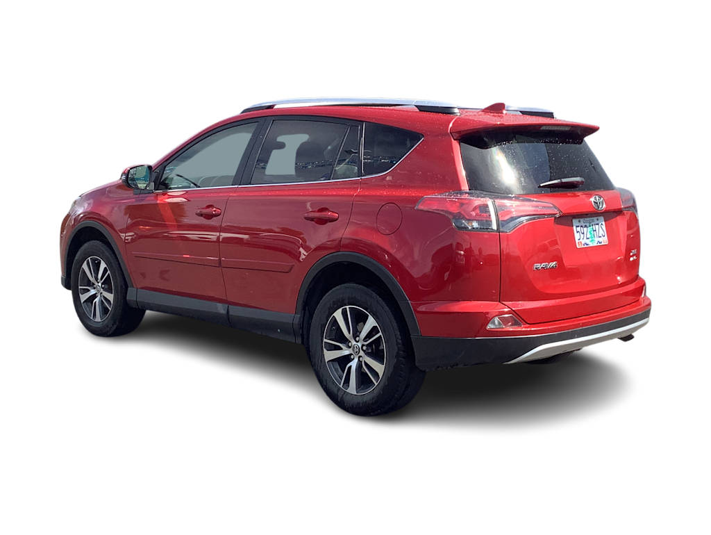Thumbnail: 2016 Toyota RAV4 - 3
