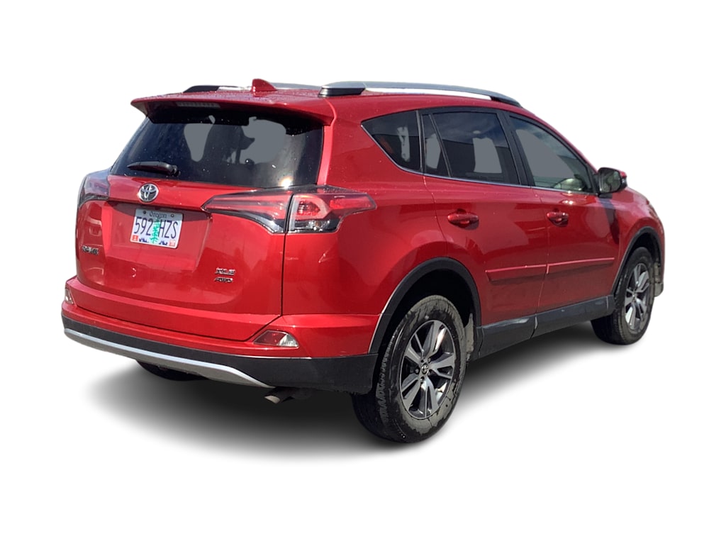 Thumbnail: 2016 Toyota RAV4 - 8
