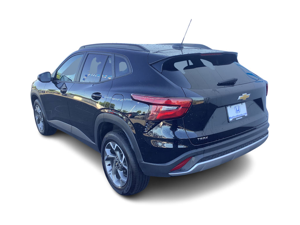 Thumbnail: 2025 Chevrolet Trax - 4