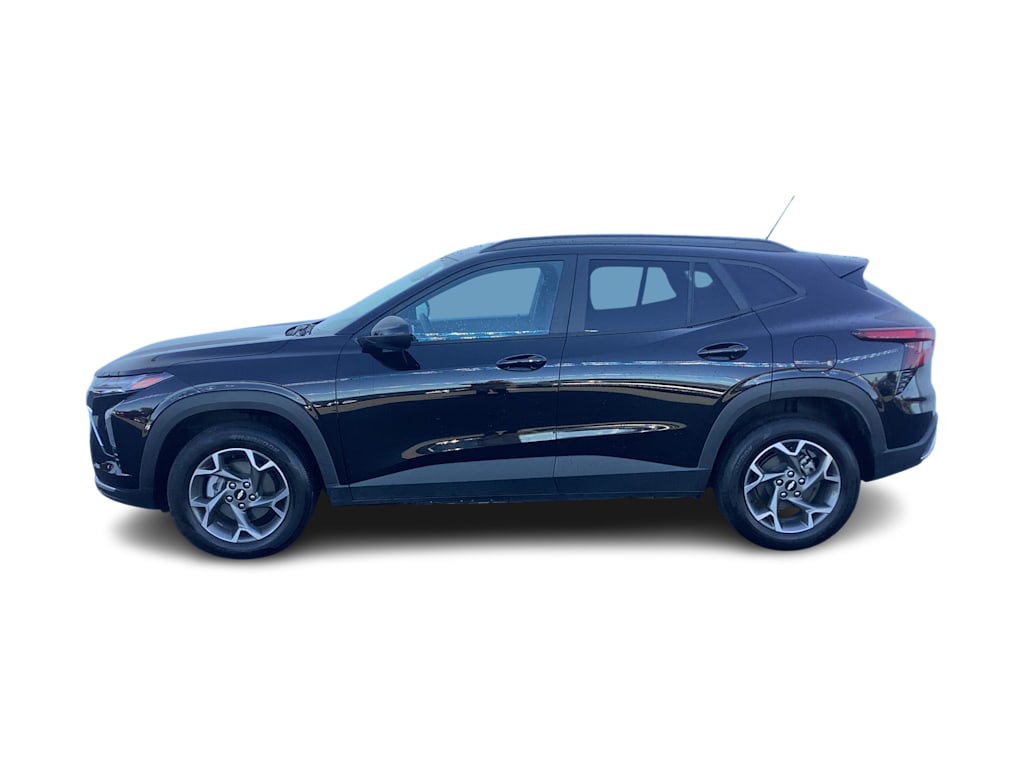 Thumbnail: 2025 Chevrolet Trax - 3