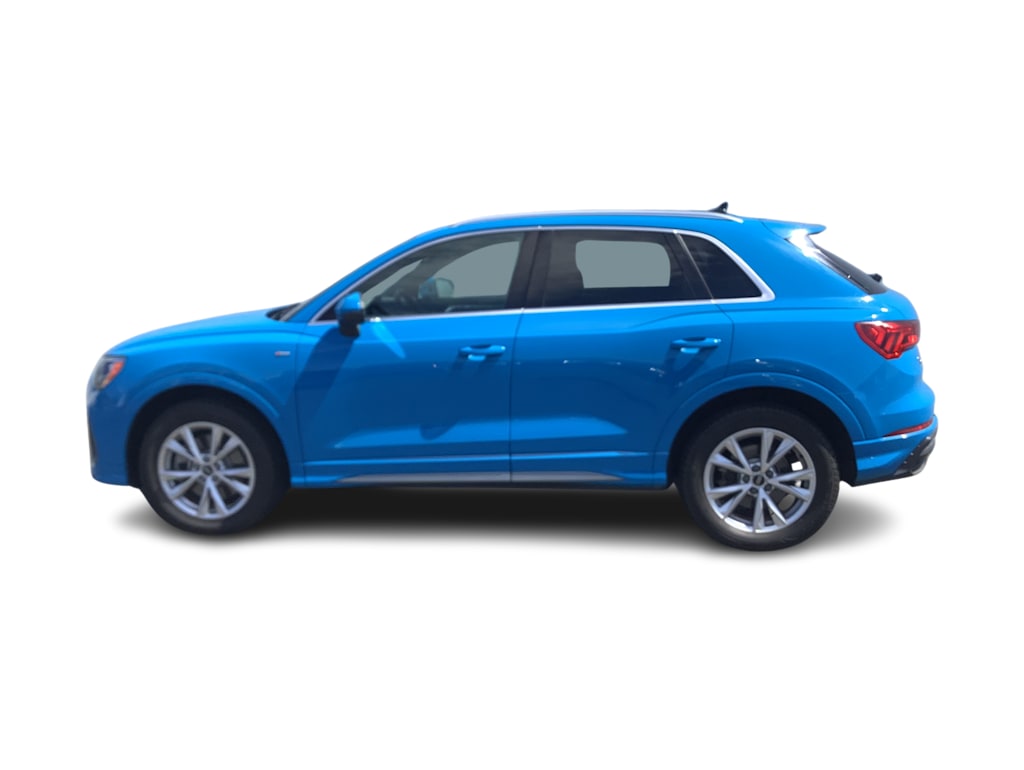 Thumbnail: 2022 Audi Q3 - 3