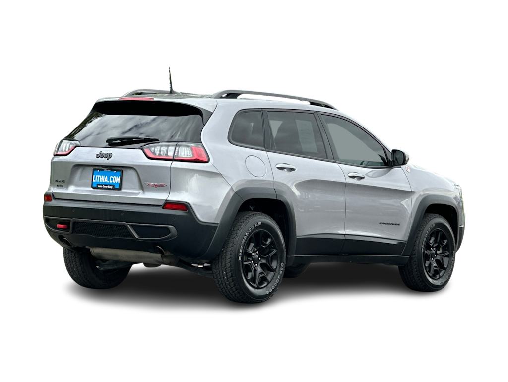 Thumbnail: 2019 Jeep Cherokee - 17