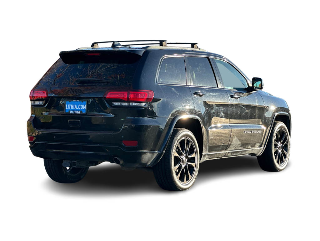 Thumbnail: 2018 Jeep Grand Cherokee - 17