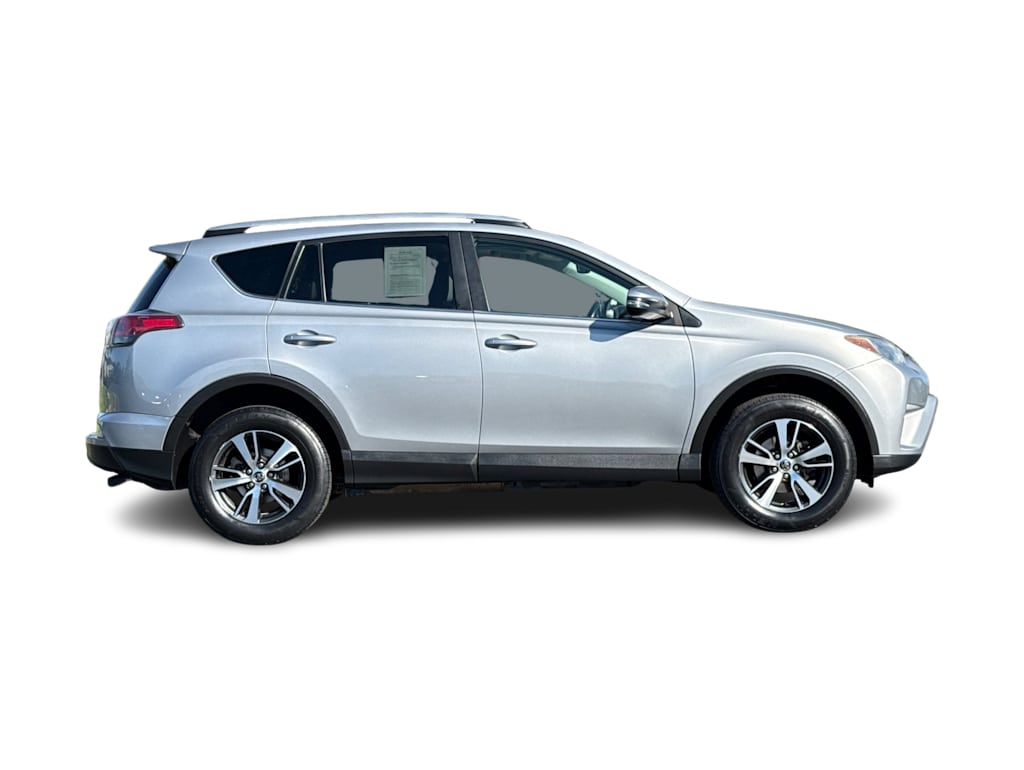 Thumbnail: 2017 Toyota RAV4 - 18