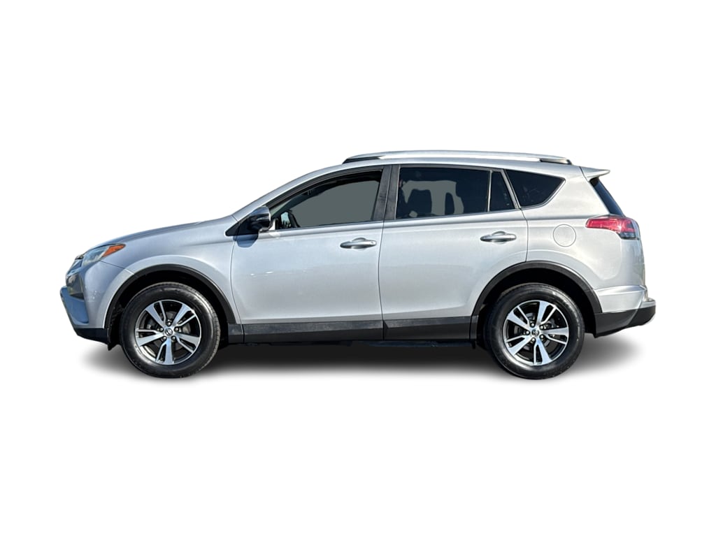 Thumbnail: 2017 Toyota RAV4 - 3
