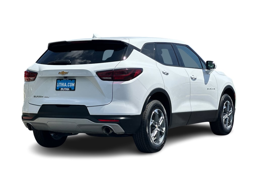 Thumbnail: 2025 Chevrolet Blazer - 17