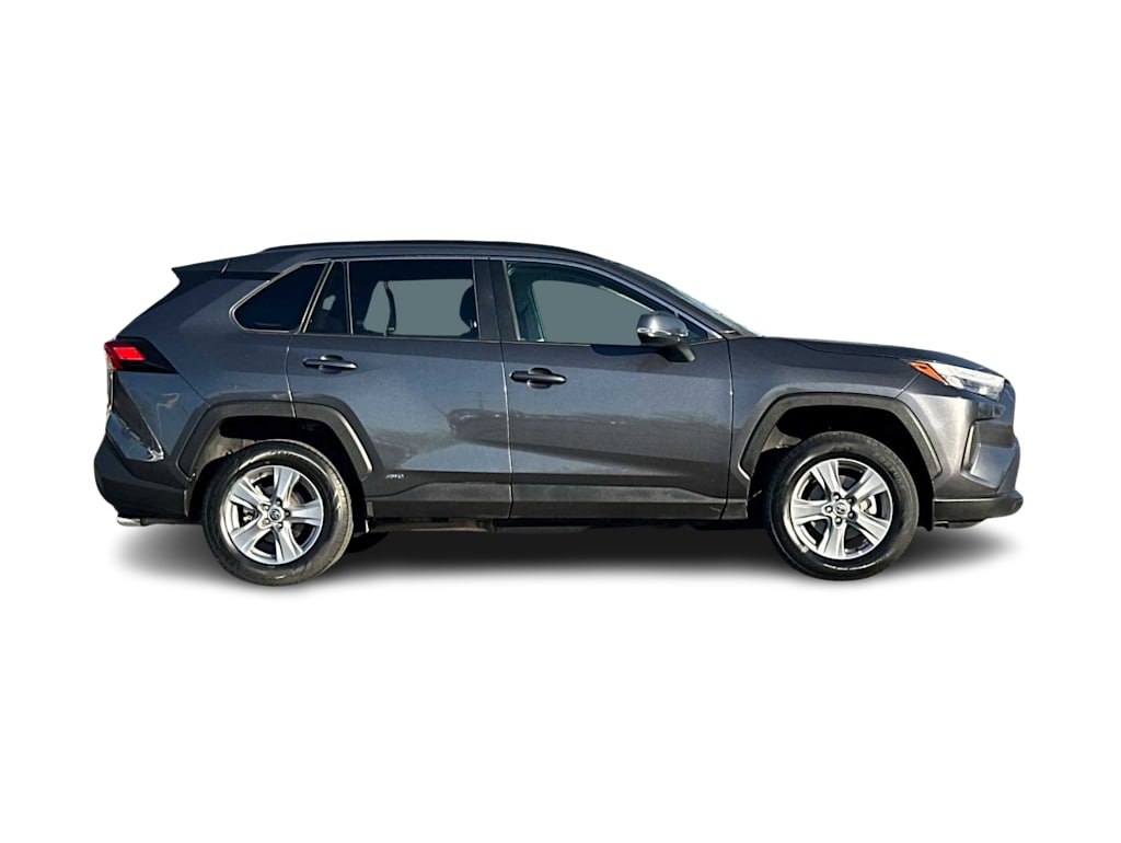 2022 Toyota RAV4 XLE 19